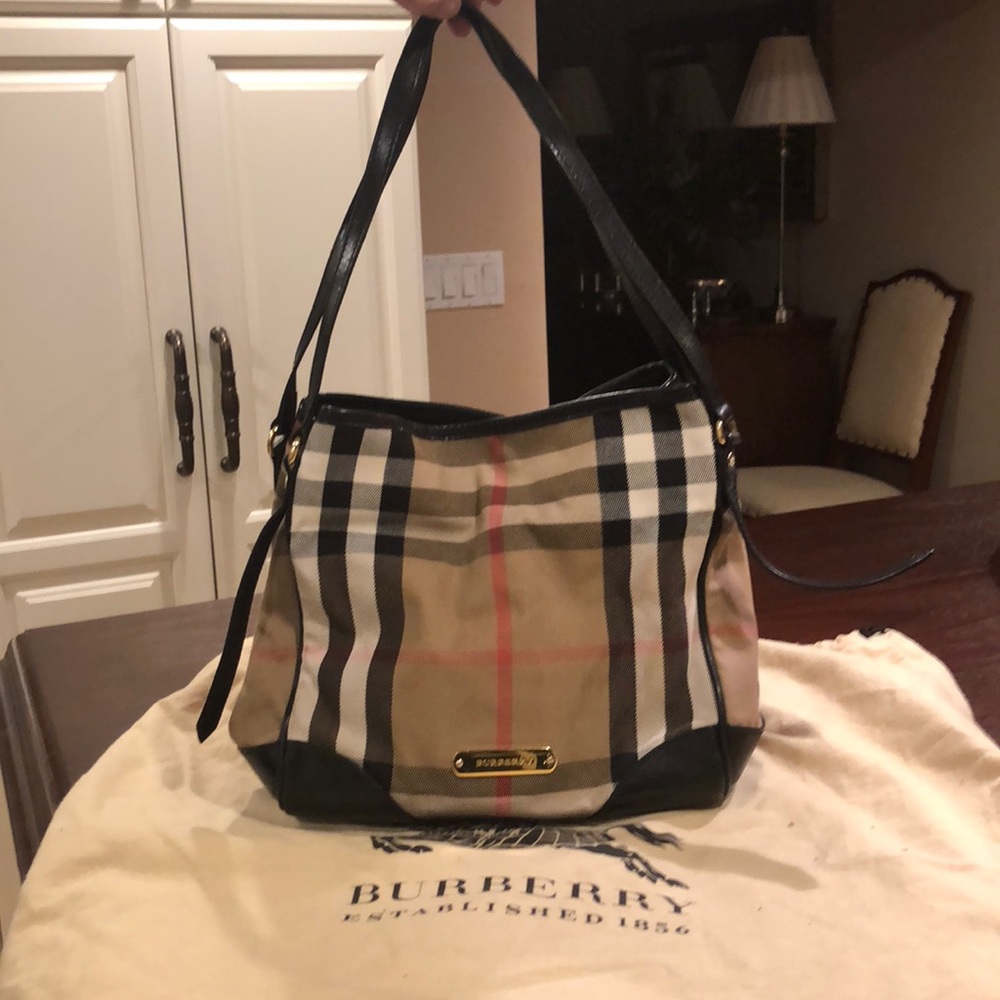 🤩😍Burberry canvas hobo handbag